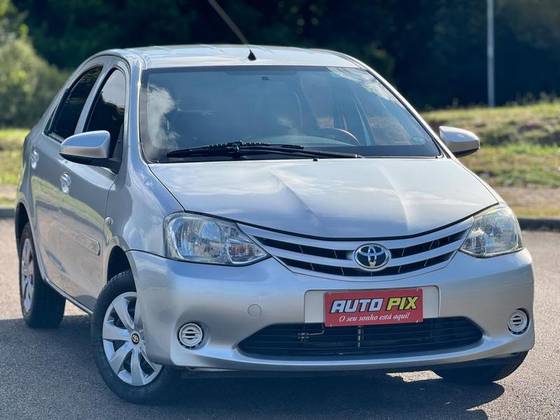 TOYOTA ETIOS 1.3 16V FLEX 4P MANUAL TOYOTA ETIOS 1.3 16V FLEX 4P MANUAL